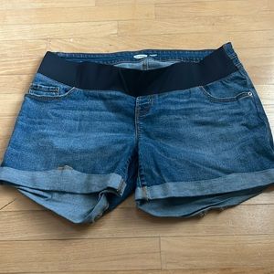 Women’s maternity shorts